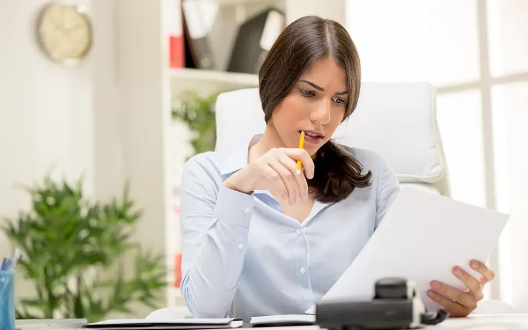 5 Abitudini che Danneggiano i Denti (Senza che tu te ne Accorga)